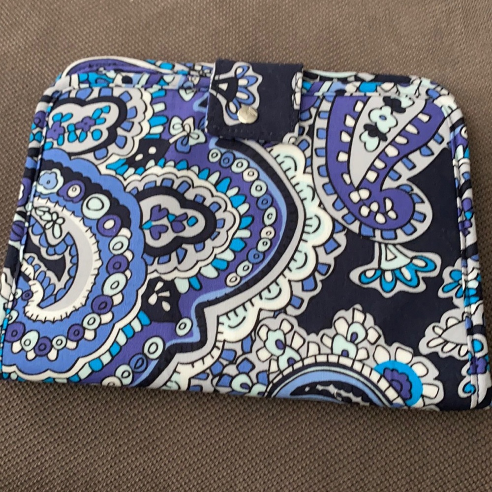 Vera Bradley Zip In Case-Deep Night Paisley